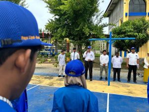 PAYA LIPAH - Rektor Institut Agama Islam (IAI) Almuslim Aceh melepas mahasiswa peserta Kuliah Pengabdian Masyarakat (KPM) Tematik yang berlangsung Senin, 13 Februari 2023 di lapangan Kampus Paya Lipah.