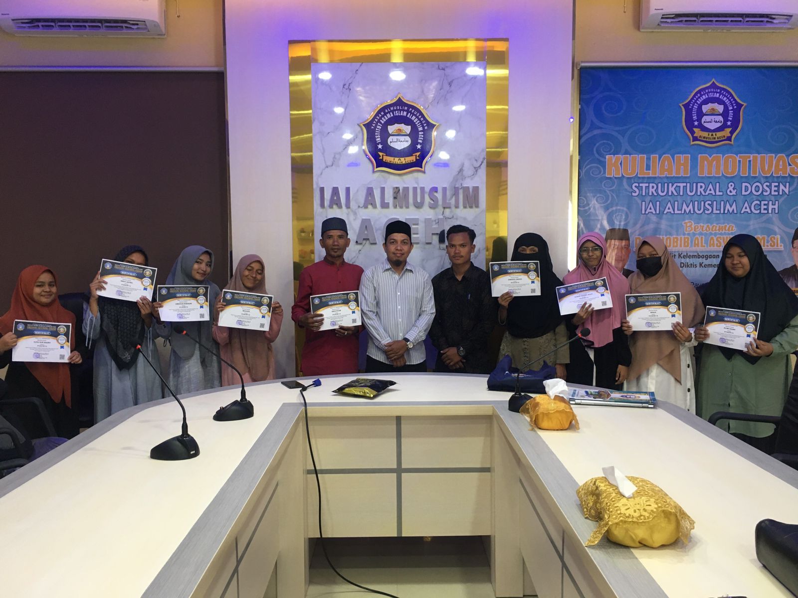 PAYA LIPAH - Dalam rangka menghidupkan bulan Ramadan, Lembaga Tahsinul Quran (LTQ) Institut Agama Islam (IAI) Almuslim Aceh menggelar pelatihan tahsin dan juga tes potensi minat dan bakat bekerja sama dengan Program Studi Manajemen Pendidikan Islam (MPI).
