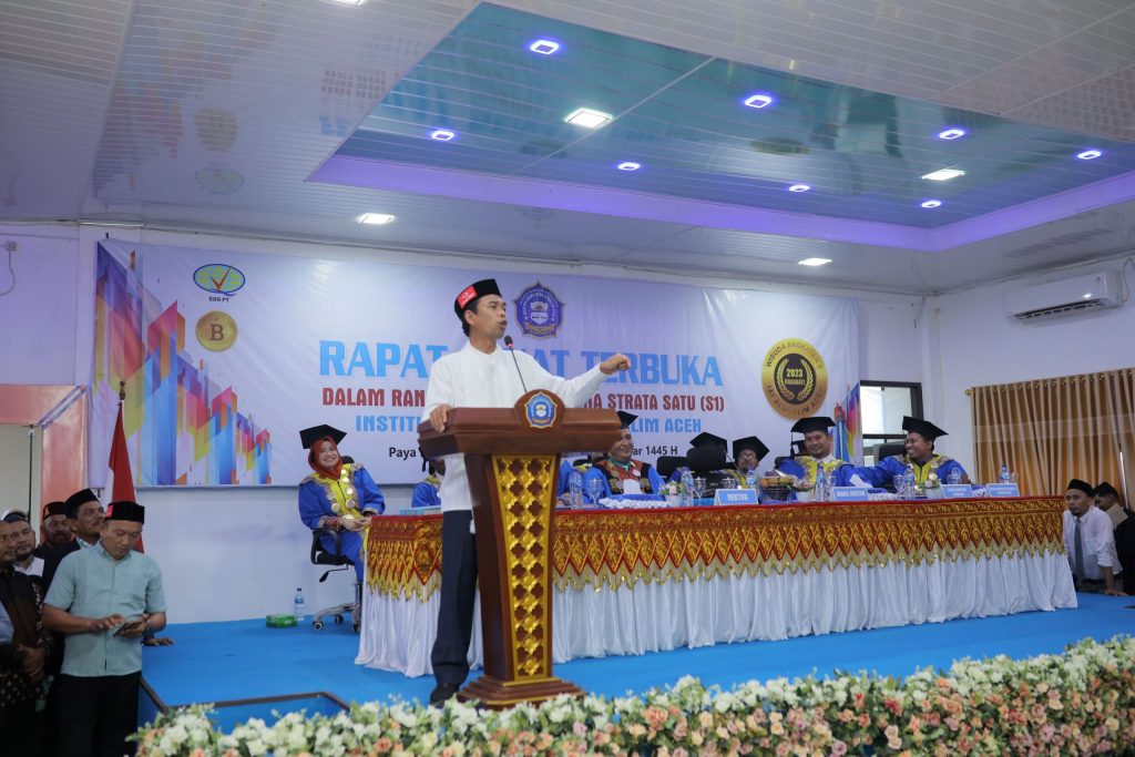 UAS Beri Semangat untuk Wisudawan IAI Almuslim Aceh
