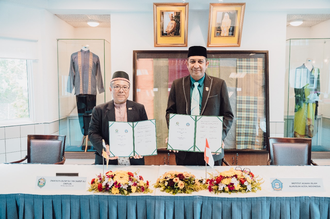 BANDAR SERI BEGAWAN - Rektor Institut Agama Islam (IAI) Almuslim Aceh Dr Nazaruddin MA diundangn secara khusus sebagai tamu kehormatan pada acara 13th Convocation Ceremony of University Islam Sultan Sharif Ali (UNISSA) Brunai Darussalam yang berlangsung Rabu, 30 Agustus 2023 di Plenary Hall (International Convention Center) Bandar Seri Begawan, Brunai.