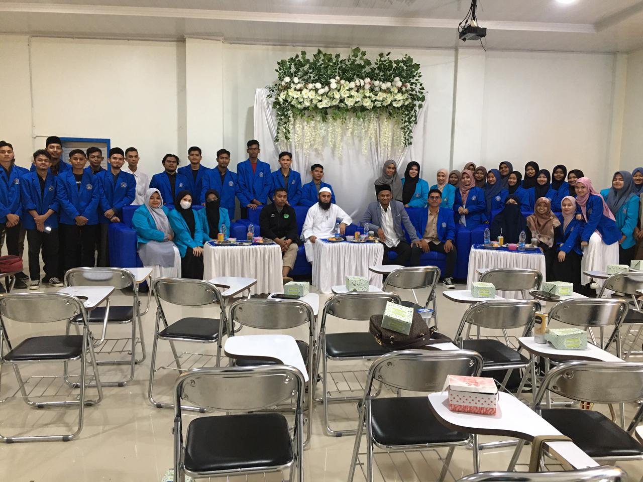 Kaprodi PBA IAI Almuslim Aceh, menekankan komitmen institusi untuk terus meningkatkan kualitas pendidikan bahasa Arab demi mencetak generasi yang mampu menjadi pemimpin dengan pemahaman agama yang kokoh.

Seminar Internasional menciptakan suasana akademis yang tidak hanya informatif tetapi juga inspiratif, memperkuat keterlibatan mahasiswa dalam eksplorasi ilmu keislaman, serta memupuk semangat untuk terus menggali pengetahuan guna memperkaya pemahaman terhadap bahasa Arab dan warisan intelektual Islam.