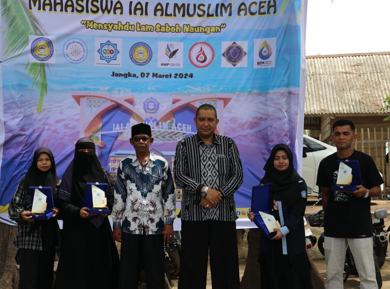 JANGKA - Badan Eksekutif Mahasiswa (BEM) Institut Agama Islam (IAI) Almuslim Aceh untuk keduanya, kembali mengadakan kegiatan temu ramah mahasiswa tahunan yang bertema "Mensyahdu Lam Saboh Naungan" di Pantai Laut Jangka, Kamis, 7 Maret 2024.