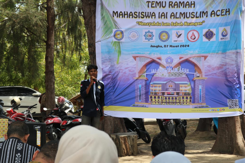 JANGKA - Badan Eksekutif Mahasiswa (BEM) Institut Agama Islam (IAI) Almuslim Aceh untuk keduanya, kembali mengadakan kegiatan temu ramah mahasiswa tahunan yang bertema "Mensyahdu Lam Saboh Naungan" di Pantai Laut Jangka, Kamis, 7 Maret 2024.