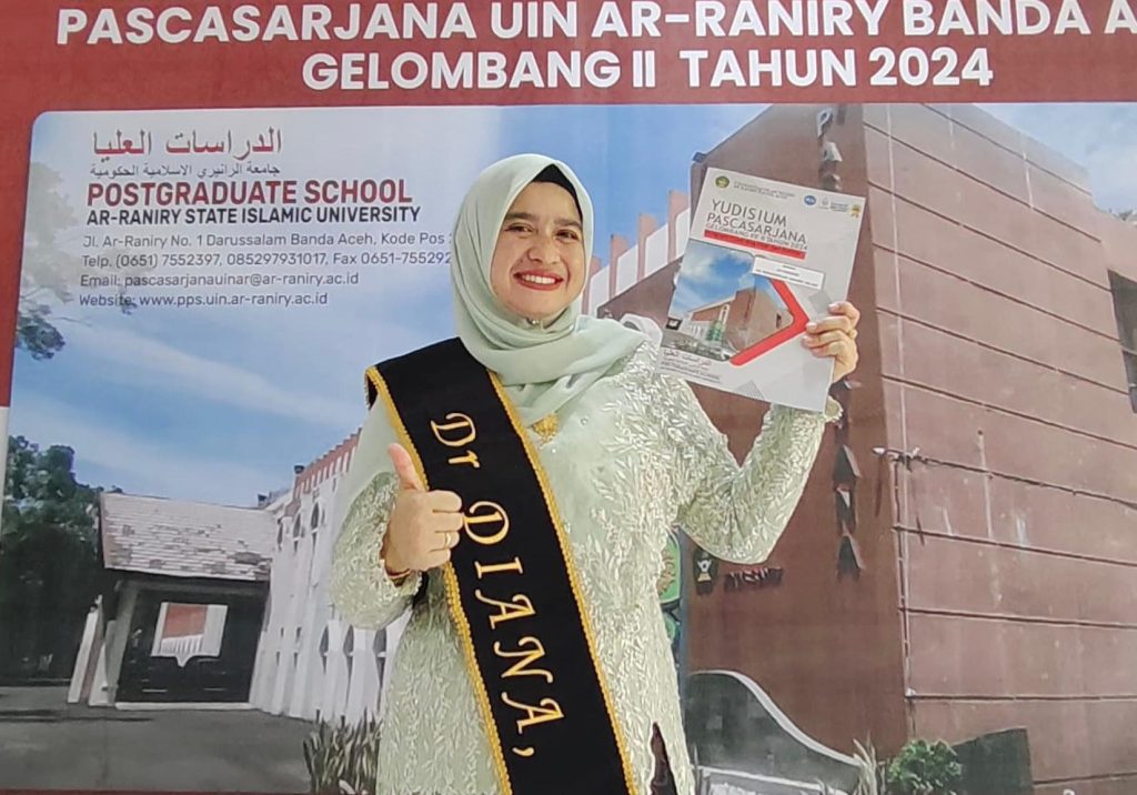 Diana Raih Predikat Cumlaude pada Program Doktor PAI di UIN Ar-Raniry