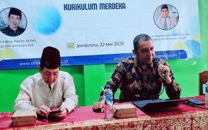 Rektor IAI Almuslim Aceh Isi Seminar Nasional di STIT Jembrana Bali