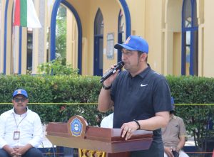 rektor membuka turnamen bola voli uia cup 2025 1