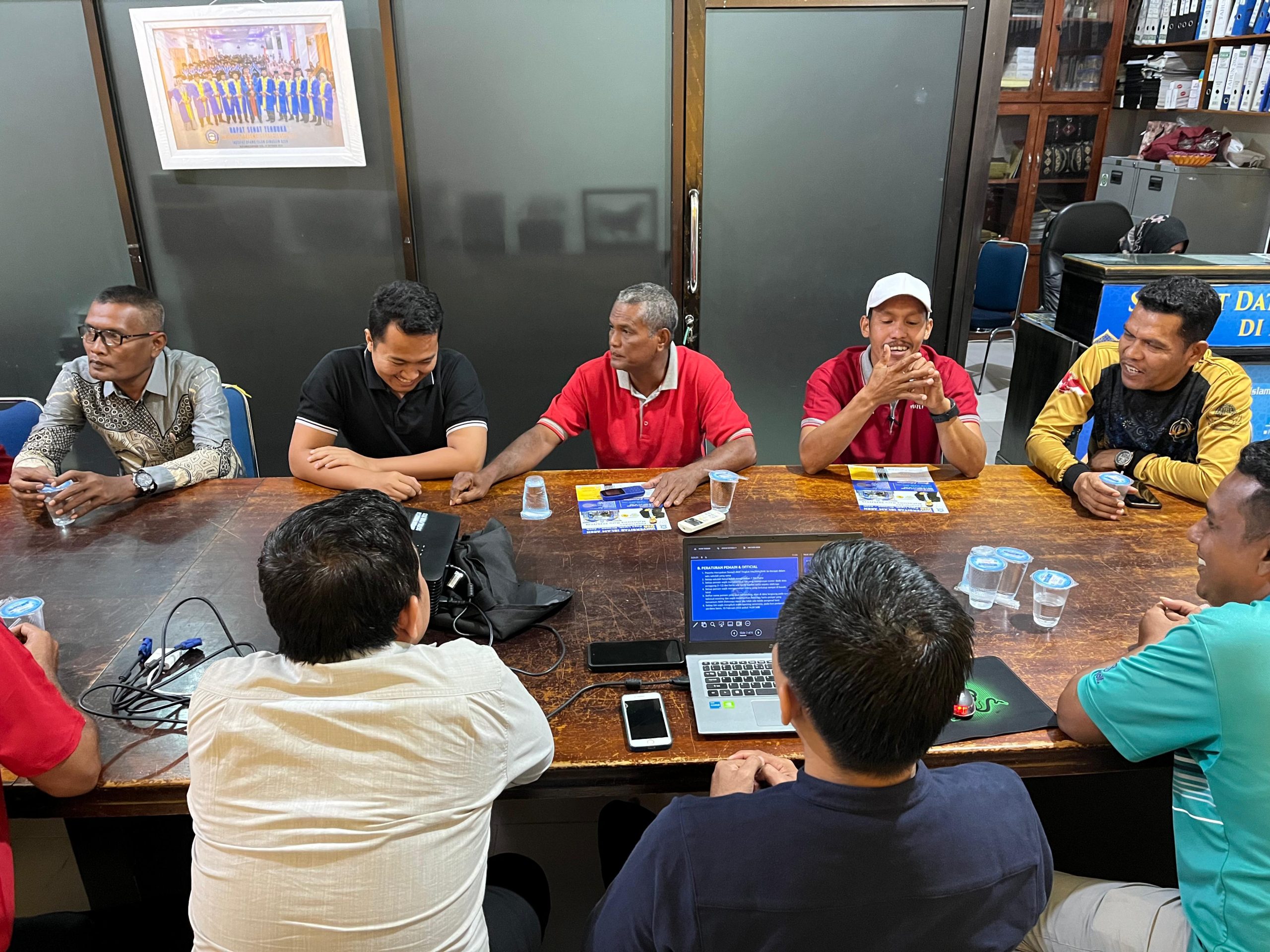 Suasana technical meeting turnamen voli UIA Cup II 2025 technical meeting turnamen voli uia 2025