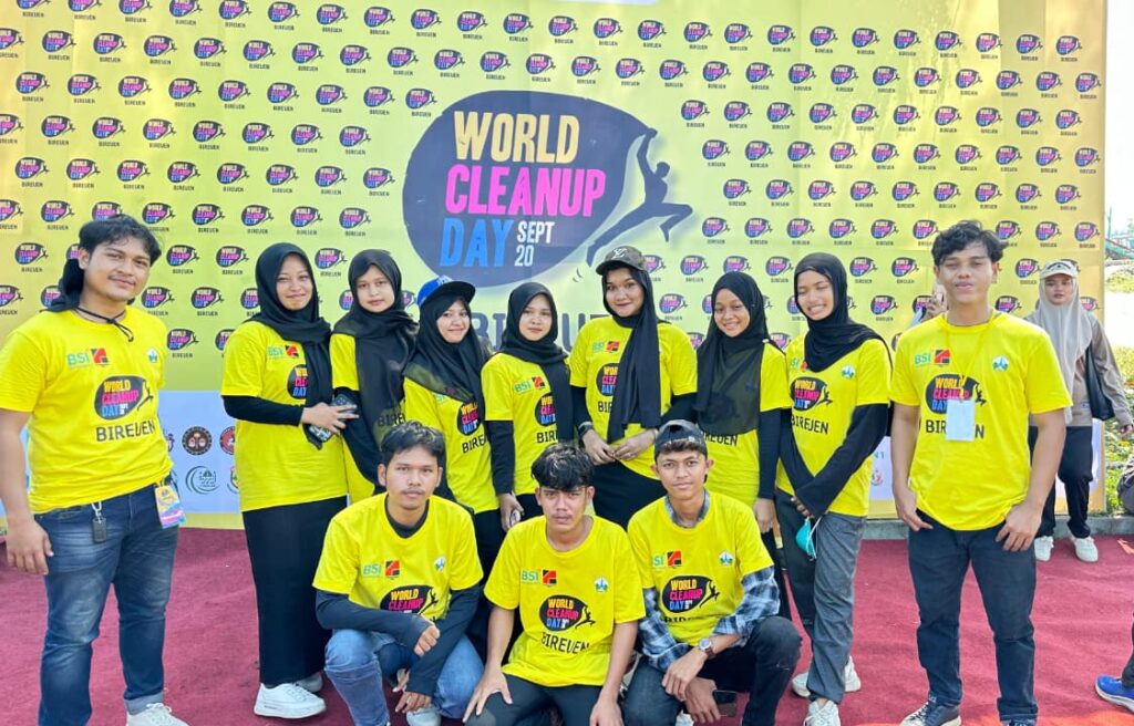 Sebanyak 10 mahasiswa UIA serta dalam kegiatan World Clean Day (WCD) Bireuen