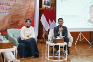 GenBI UIA hadir di Talkshow Sumpah Pemuda BI Lhokseumawe ✨ Belajar bareng soal Edukasi Rupiah & Keuangan Digital, karena jadi anak muda itu bukan cuma keren, tapi juga smart & secure dalam transaksi. 💸📲 #GenBIUIA #SumpahPemuda #PeaceEducation #BanggaRupiah #GenZBerdaya 🎧 Opsi 2 – Hook Kekinian 🎤 “Ngomongin duit itu nggak harus kaku, bisa fun & penuh makna!” GenBI UIA ikut meramaikan Talkshow Sumpah Pemuda di BI Lhokseumawe. Dari Rupiah sebagai identitas bangsa sampai transaksi digital yang aman, semua dibahas biar Gen Z makin siap jadi Duta Rupiah & Ambassador QRIS. 🕊️ #UIABangga #PeaceEducation #GenBI #MTQAceh2025 #GenZCerdas ⚡ Opsi 3 – Hook Provokatif 💡 “Kalau bukan kita yang jaga Rupiah & bijak digital, siapa lagi?” GenBI UIA hadir di Talkshow Sumpah Pemuda BI Lhokseumawe untuk buktiin bahwa generasi muda bisa jadi cinta, bangga, paham Rupiah sekaligus melek digital. 🔑 #GenBIUIA #PeaceEducation #BanggaRupiah #GenZBerprestasi GenBI UIA hadir di Talkshow Sumpah Pemuda BI Lhokseumawe untuk buktiin bahwa generasi muda bisa jadi cinta, bangga, paham Rupiah sekaligus melek digital.