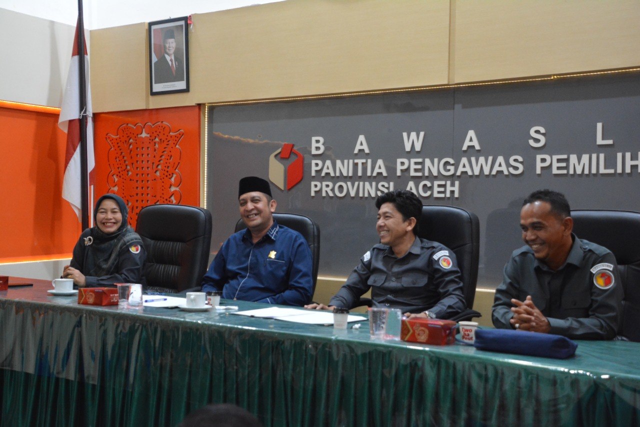 kegiatan tanda tangan mou uia dan bawaslu