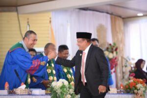 wisuda bupati bireuen rektor
